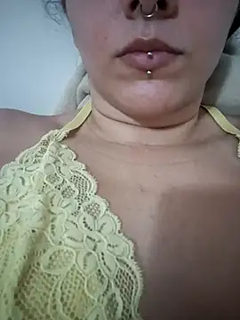 ApenasLys online show from September 22, 2025, 10:23 pm