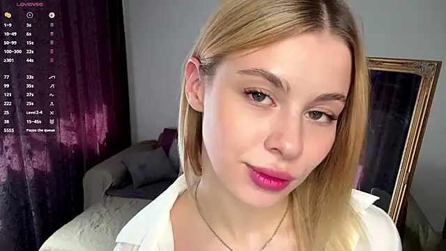 Snapshot of Lil_Elisa chatting on September 16, 2025, 10:49 am Lil Elisa online show from September 16, 2025, 10:49 am