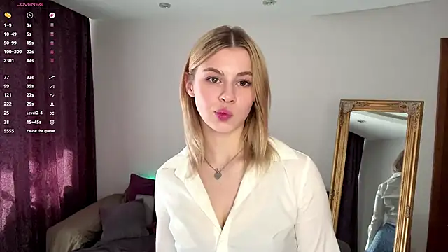 Snapshot of Lil_Elisa chatting on September 19, 2025, 11:11 am Lil Elisa online show from September 19, 2025, 11:11 am