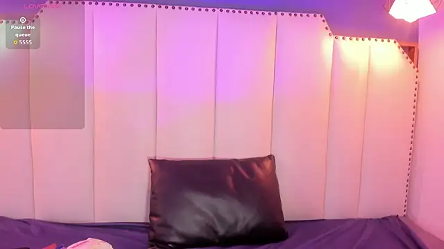 SophiaBloss online show from January 16, 2026, 3:43 am