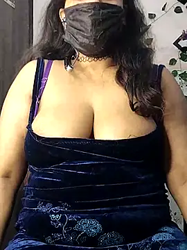 Snapshot of aliyaa9900 chatting on October 22, 2025, 7:46 pm aliyaa9900 online show from October 22, 2025, 7:46 pm