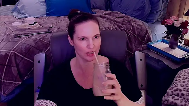 ninajaymes online show from February 2, 2025, 3:21 am