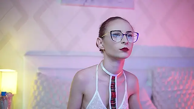 Snapshot of SaraiAngel chatting on September 20, 2025, 8:54 pm SaraiAngel online show from September 20, 2025, 8:54 pm