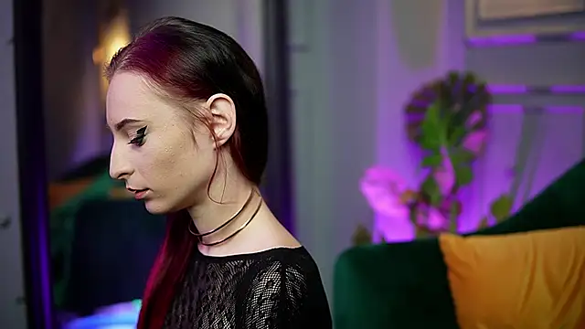 Snapshot of SaraiAngel chatting on November 5, 2025, 9:59 pm SaraiAngel online show from November 5, 2025, 9:59 pm