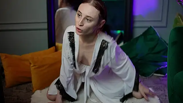 Snapshot of SaraiAngel chatting on November 27, 2025, 10:01 pm SaraiAngel online show from November 27, 2025, 10:01 pm