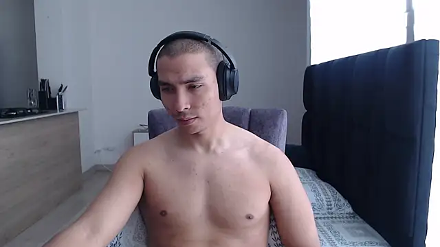 Snapshot of Auron_Demon01 chatting on December 16, 2025, 4:12 pm Auron Demon01 online show from December 16, 2025, 4:12 pm