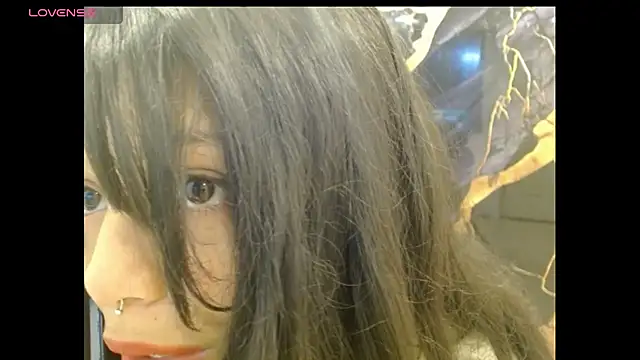 EIVIY1609 online show from September 13, 2025, 1:33 pm