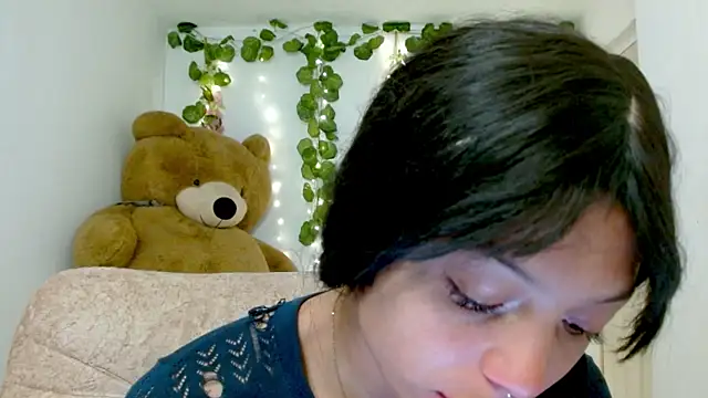 EIVIY1609 online show from November 6, 2025, 1:45 pm