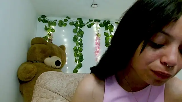 EIVIY1609 online show from November 7, 2025, 2:17 pm