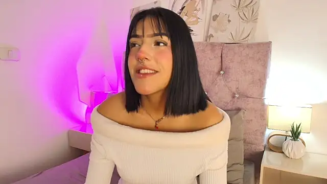 Snapshot of Dulce_Bella_ chatting on February 6, 2026, 4:06 am Dulce Bella online show from February 6, 2026, 4:06 am