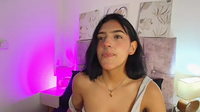 Snapshot of Dulce_Bella_ chatting on February 13, 2026, 3:57 am Dulce Bella online show from February 13, 2026, 3:57 am