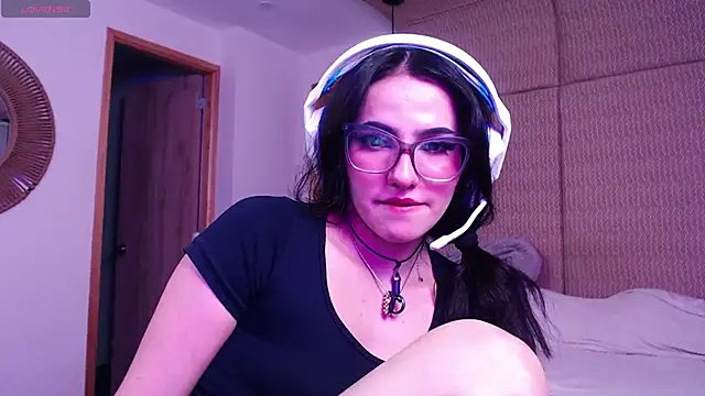 Snapshot of Khloecita_sr chatting on May 9, 2026, 4:56 pm Khloecita sr online show from May 9, 2026, 4:56 pm