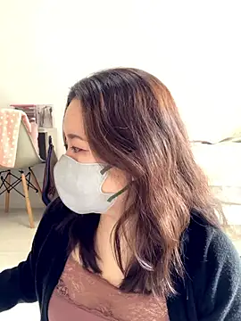 NATSUMI00 online show from November 2, 2025, 5:32 am