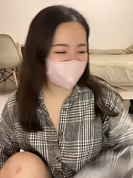 NATSUMI00 online show from December 18, 2025, 3:29 pm