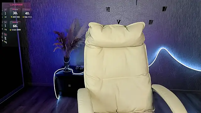 Snapshot of NikkiiStill chatting on November 16, 2025, 9:15 am NikkiiStill online show from November 16, 2025, 9:15 am