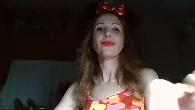 Snapshot of Tiluu1 chatting on February 14, 2026, 8:49 pm Tiluu1 online show from February 14, 2026, 8:49 pm