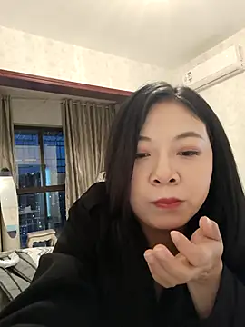 smgirls online show from October 25, 2025, 10:45 am