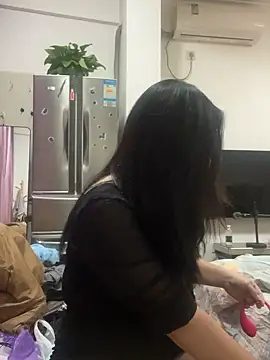 smgirls online show from October 31, 2025, 10:38 am