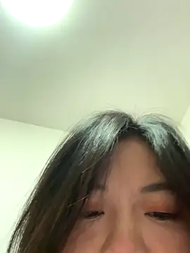 smgirls online show from November 18, 2025, 7:57 am