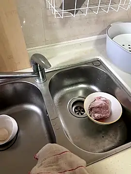 smgirls online show from December 14, 2025, 4:07 am