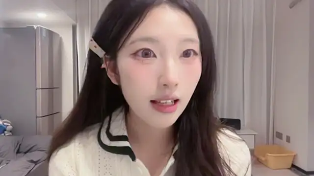 ZhaoZhao-ZM online show from September 16, 2025, 1:56 pm