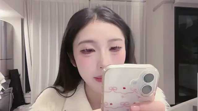 ZhaoZhao-ZM online show from October 28, 2025, 1:25 pm