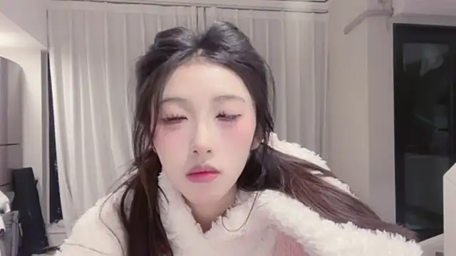 ZhaoZhao-ZM online show from October 29, 2025, 1:13 pm