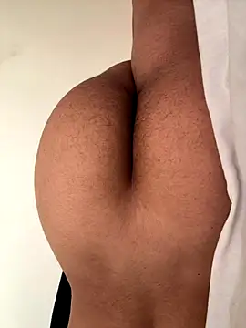 Snapshot of Hisnudesforu chatting on October 24, 2025, 12:12 pm Hisnudesforu online show from October 24, 2025, 12:12 pm