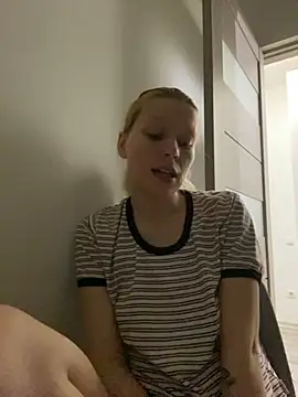 Snapshot of AnyaHellCat chatting on October 18, 2025, 1:08 am AnyaHellCat online show from October 18, 2025, 1:08 am