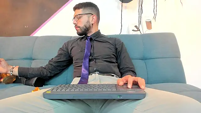 Snapshot of DanteWinter chatting on October 23, 2025, 5:51 am DanteWinter online show from October 23, 2025, 5:51 am