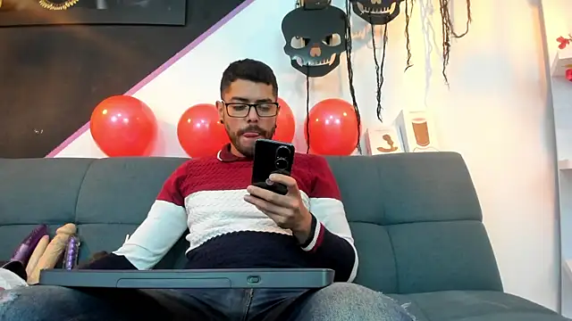 Snapshot of DanteWinter chatting on October 25, 2025, 3:47 am DanteWinter online show from October 25, 2025, 3:47 am