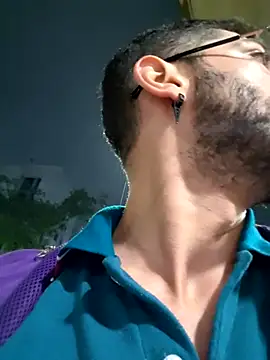 Snapshot of DanteWinter chatting on November 4, 2025, 2:43 am DanteWinter online show from November 4, 2025, 2:43 am