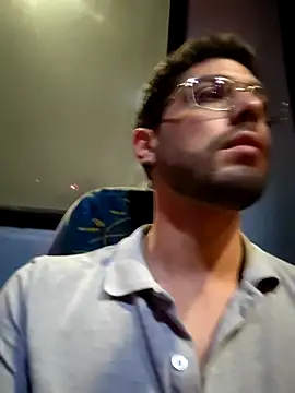 Snapshot of DanteWinter chatting on December 4, 2025, 2:21 am DanteWinter online show from December 4, 2025, 2:21 am