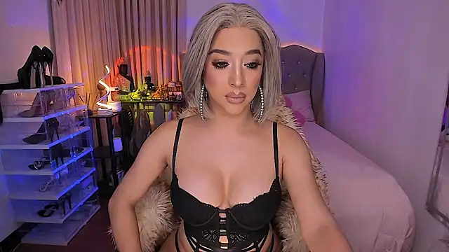 Snapshot of Dream_Goddess chatting on November 3, 2025, 4:03 am Dream Goddess online show from November 3, 2025, 4:03 am