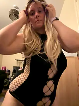 Snapshot of marialuna88 chatting on September 22, 2025, 8:44 pm marialuna88 online show from September 22, 2025, 8:44 pm