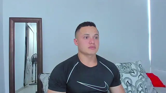 KingLevi01 online show from May 28, 2026, 10:40 pm