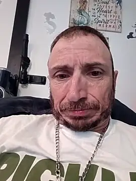 Mrluckstick online show from November 1, 2025, 8:38 am