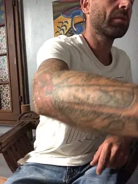MatteoDom85 online show from September 28, 2025, 12:54 pm