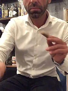 MatteoDom85 online show from October 2, 2025, 9:33 pm