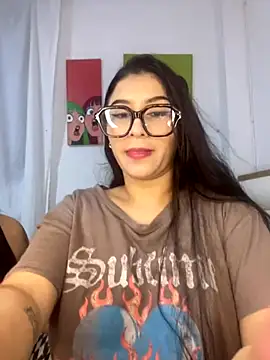 Snapshot of Sweet_and_Rous0 chatting on October 21, 2025, 4:24 am Sweet and Rous0 online show from October 21, 2025, 4:24 am