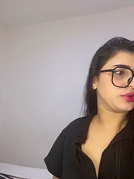 Snapshot of Sweet_and_Rous0 chatting on December 22, 2025, 2:25 pm Sweet and Rous0 online show from December 22, 2025, 2:25 pm