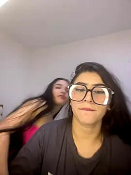 Snapshot of Sweet_and_Rous0 chatting on December 23, 2025, 2:42 am Sweet and Rous0 online show from December 23, 2025, 2:42 am