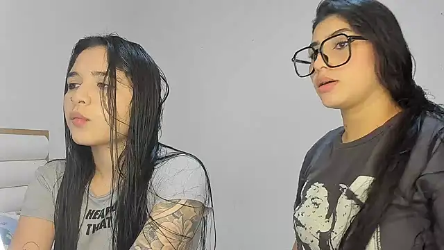 Snapshot of Sweet_and_Rous0 chatting on February 9, 2026, 2:04 am Sweet and Rous0 online show from February 9, 2026, 2:04 am