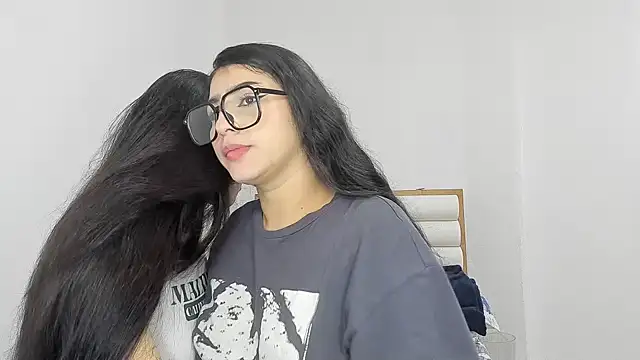 Snapshot of Sweet_and_Rous0 chatting on March 13, 2026, 12:12 pm Sweet and Rous0 online show from March 13, 2026, 12:12 pm