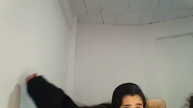 Snapshot of Sweet_and_Rous0 chatting on March 16, 2026, 1:44 am Sweet and Rous0 online show from March 16, 2026, 1:44 am