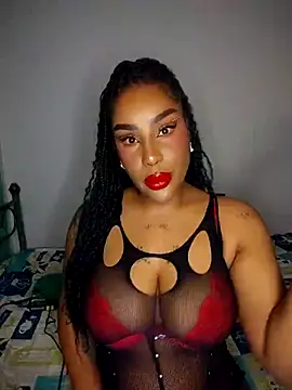 Snapshot of Queen_Amara chatting on May 5, 2026, 3:36 am Queen Amara online show from May 5, 2026, 3:36 am