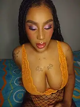 Snapshot of Queen_Amara chatting on May 20, 2026, 3:56 am Queen Amara online show from May 20, 2026, 3:56 am