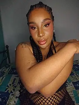 Snapshot of Queen_Amara chatting on May 29, 2026, 3:48 am Queen Amara online show from May 29, 2026, 3:48 am