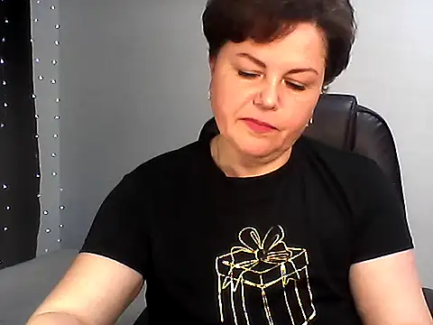 EllaLove2277 online show from January 5, 2026, 6:22 pm