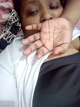 bitch-horny online show from September 26, 2025, 1:15 pm